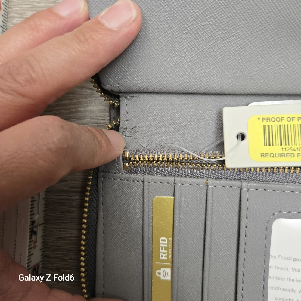 FOSSIL RFID Leather Zip Wallet Wristlet‎ Gray Pebbled Gold Hardware Organizer